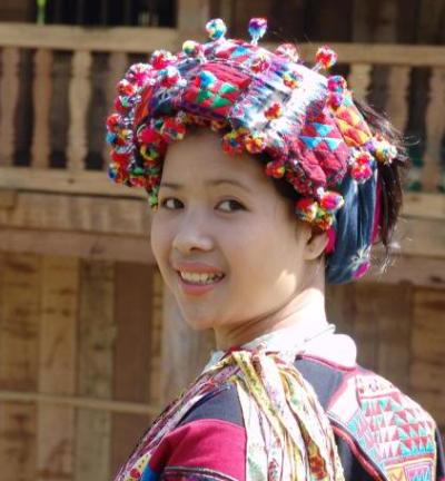 Lên vùng sơn cước ngắm những thiếu nữ Lô Lô xinh đẹp